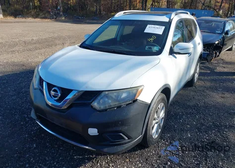 2015 Nissan Rogue Sv z USA, uszkodzony, nr VIN 5N1AT2MV2FC879744